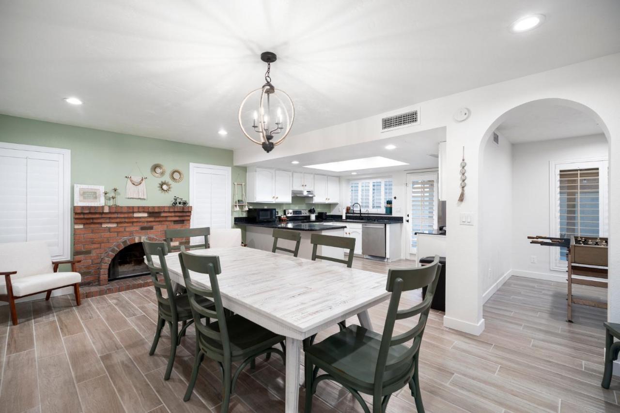 Large Pool With Diving Board, Remodeled 3Bdrm, Near State Farm Stdm And More! Peoria Esterno foto